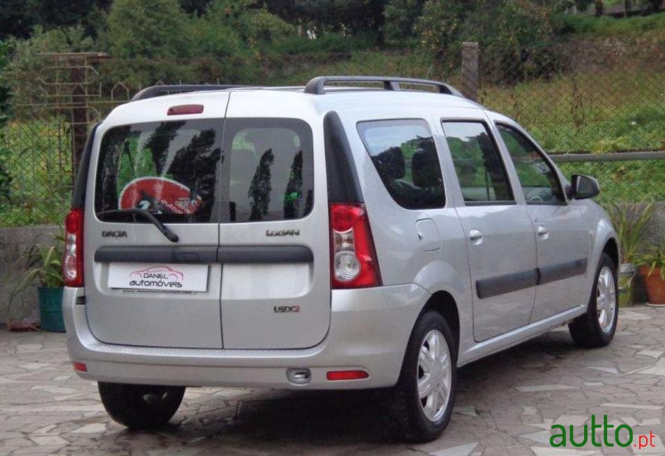 2012' Dacia Logan 7 Lugares Family Dynamic photo #1