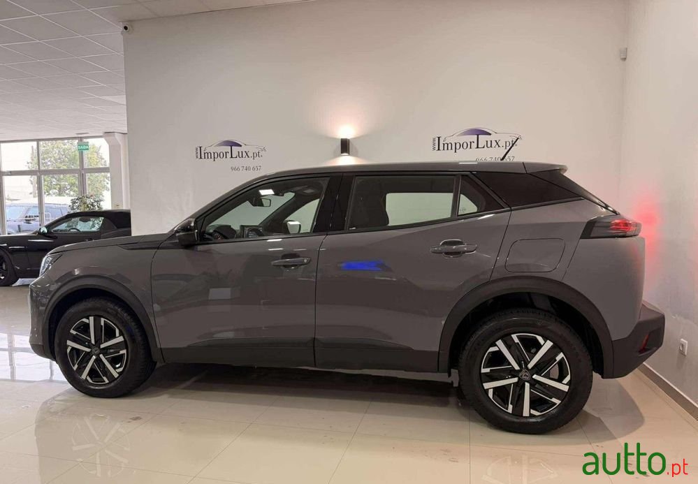 2023' Peugeot 2008 photo #5
