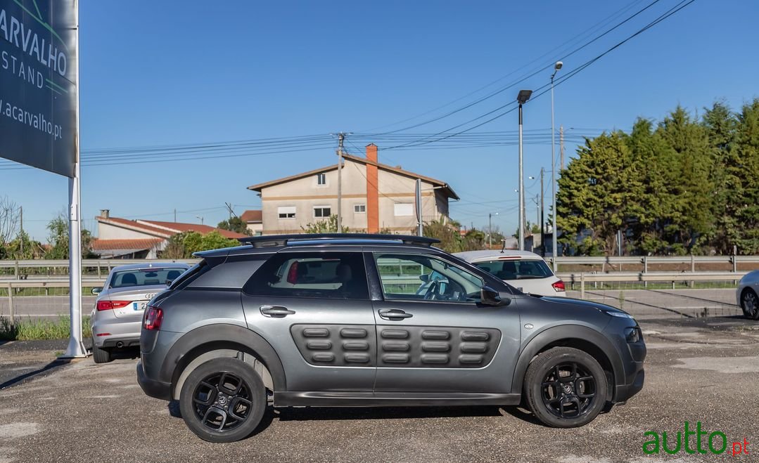 2016' Citroen C4 Cactus photo #3