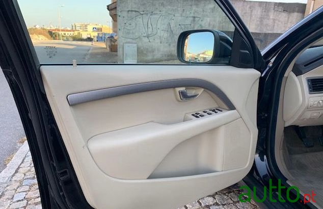 2010' Volvo Xc-70 photo #3