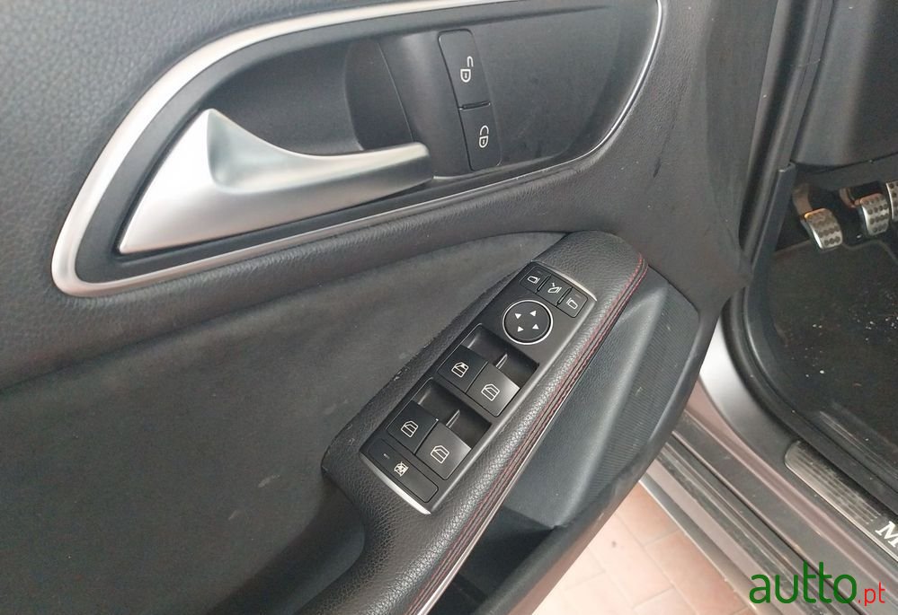 2016' Mercedes-Benz Classe Cla photo #3