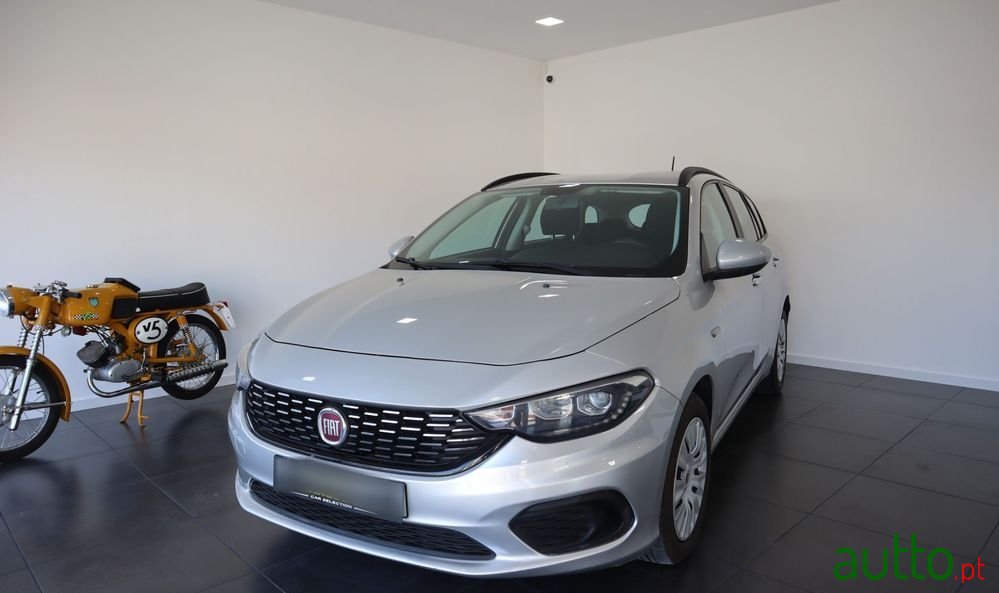 2017' Fiat Tipo Station Wagon photo #2