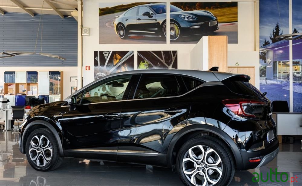 2022' Renault Captur photo #3
