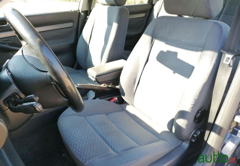 1996' Audi A4 Avant photo #2