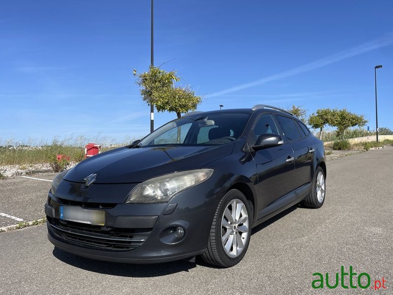 2010' Renault Mégane Sport Tourer photo #1