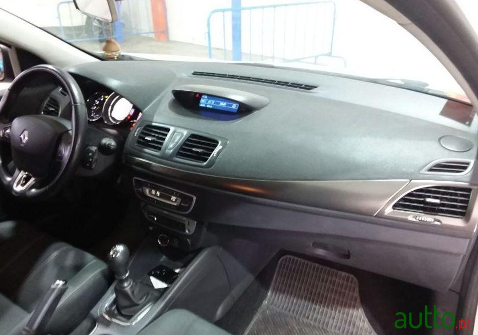 2014' Renault Megane Sport Tourer photo #1