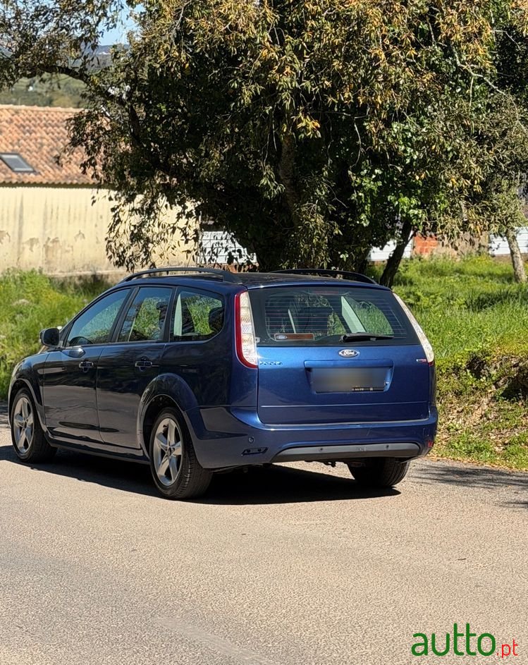 2009' Ford Focus Sw photo #5