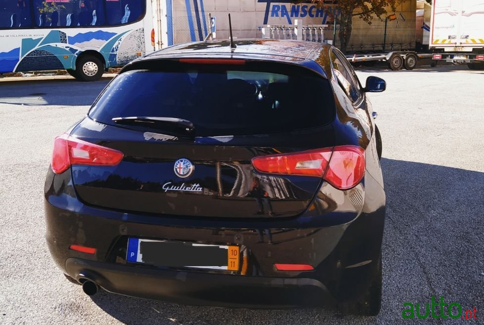 2010' Alfa Romeo Giulietta photo #4