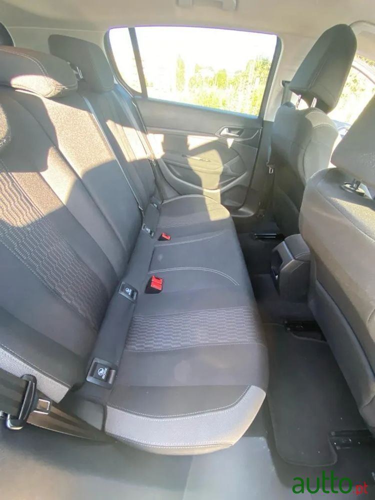 2016' Peugeot 308 photo #3