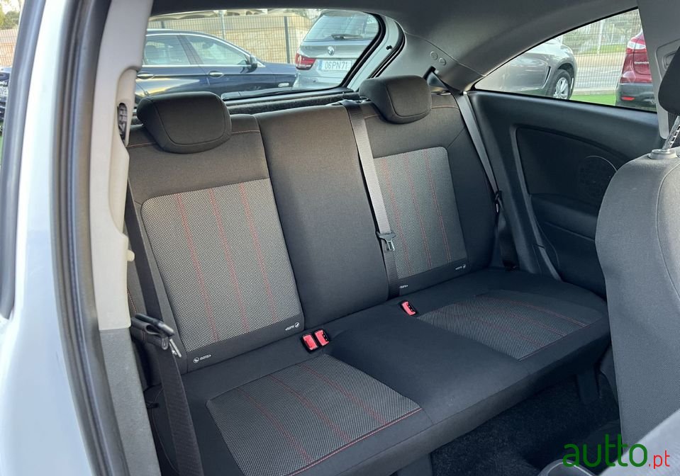 2013' Opel Corsa photo #4