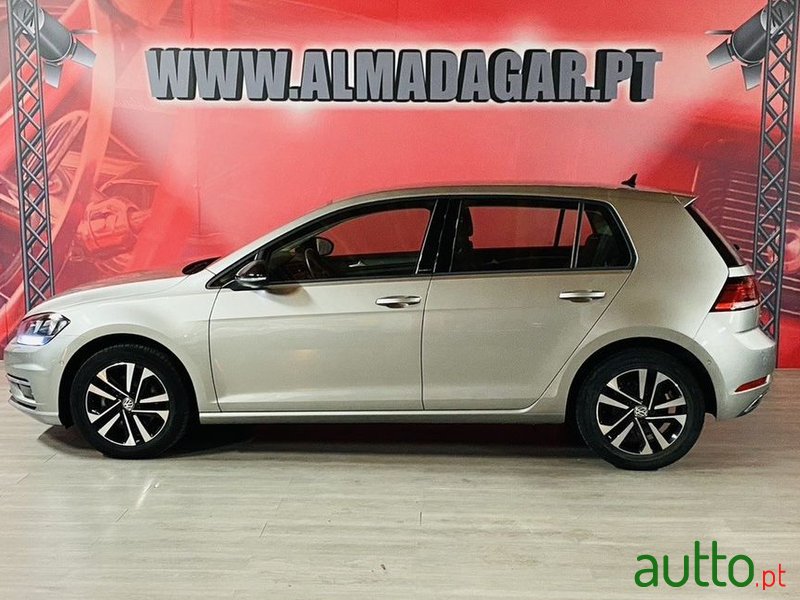 2019' Volkswagen Golf photo #2