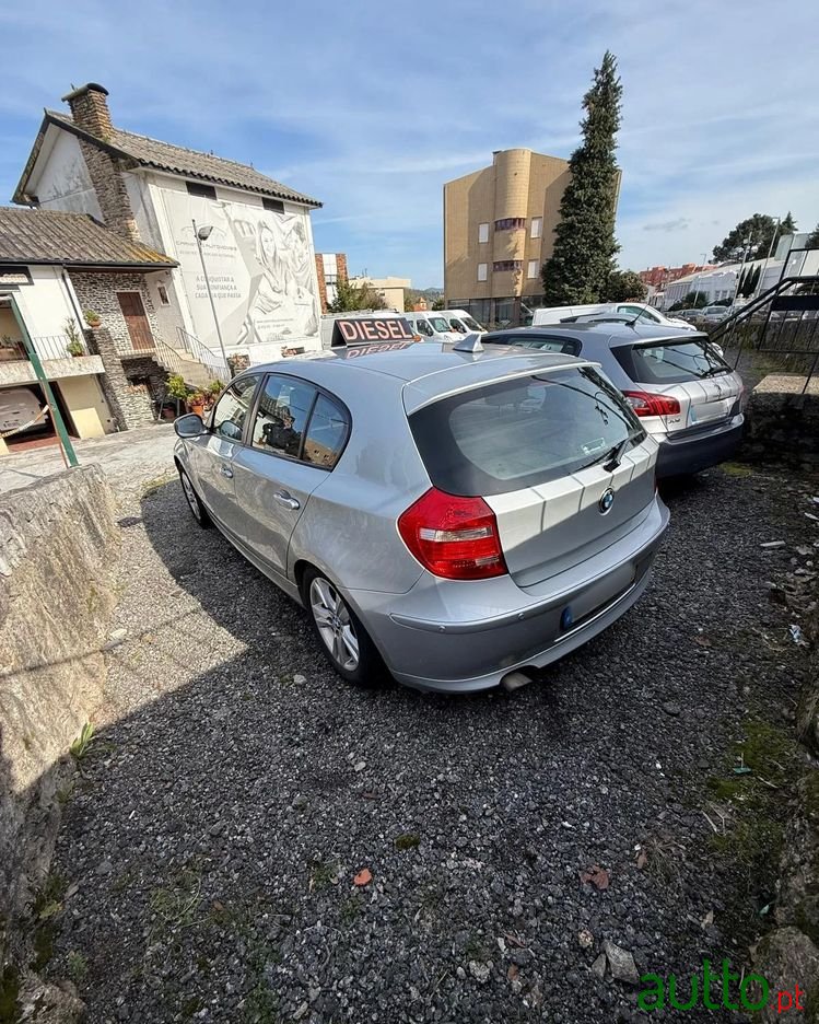 2010' BMW Série 1 D photo #2