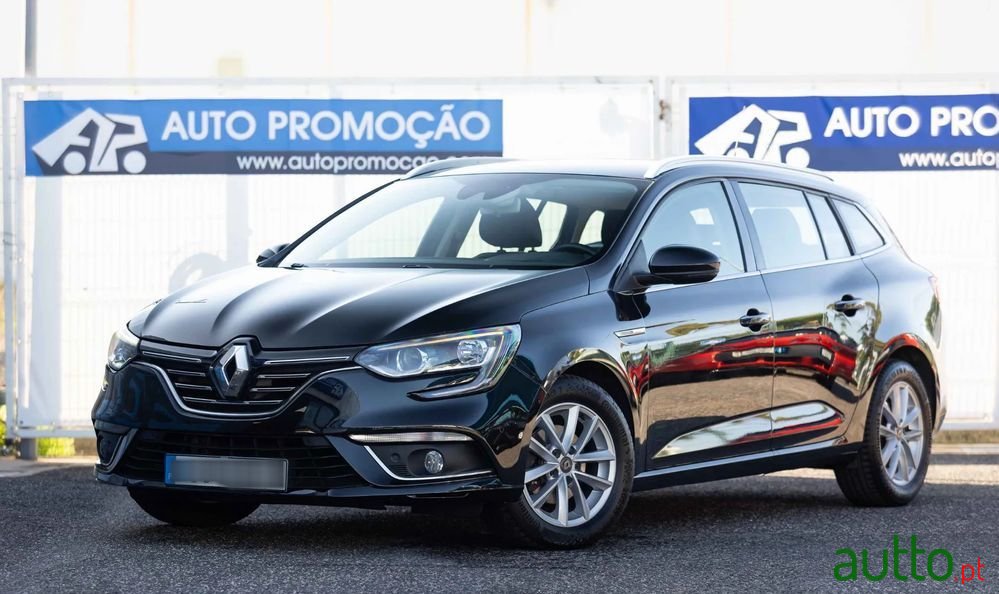 2016' Renault Megane Sport Tourer photo #1
