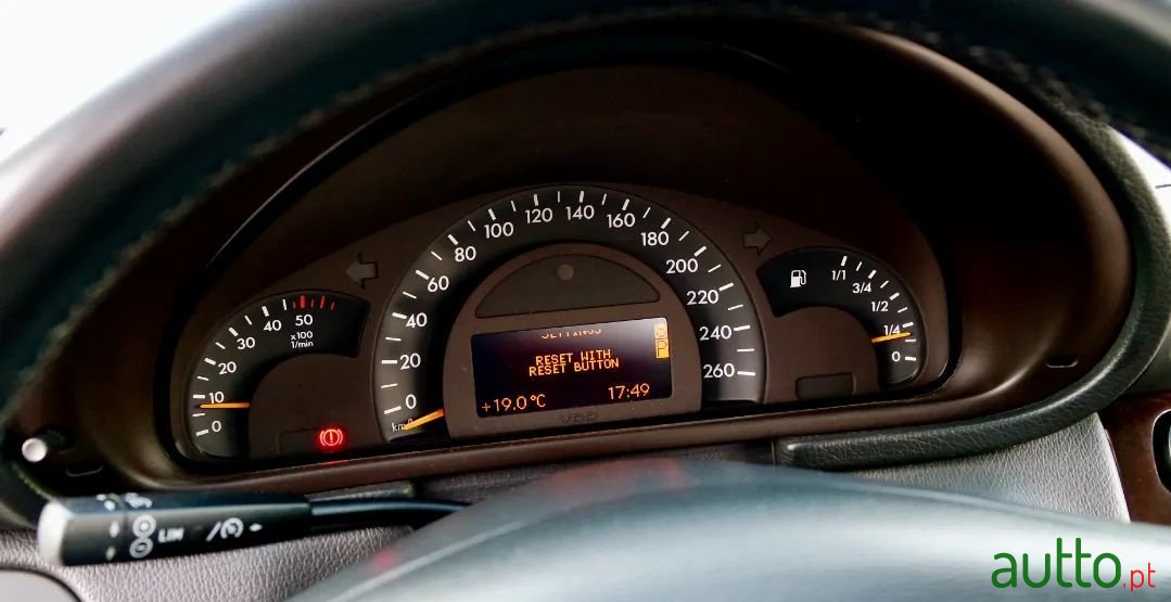 2001' Mercedes-Benz C-220 photo #4