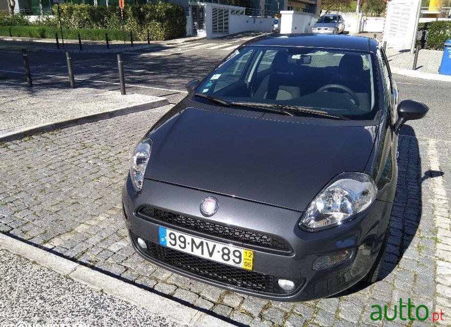 2012' Fiat Grande Punto photo #1