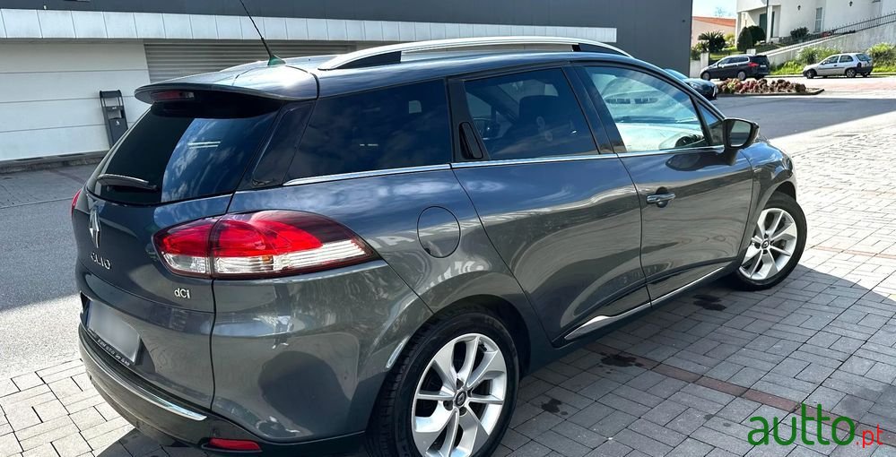 2017' Renault Clio Sport Tourer photo #3