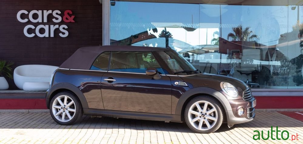 2015' MINI Cabrio Cooper D photo #4