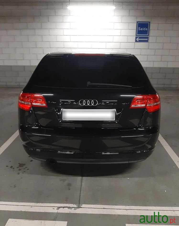 2011' Audi A3 Sportback photo #2