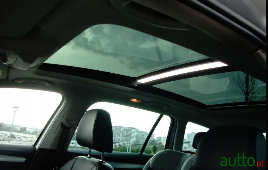 2016' Skoda Octavia Break photo #3