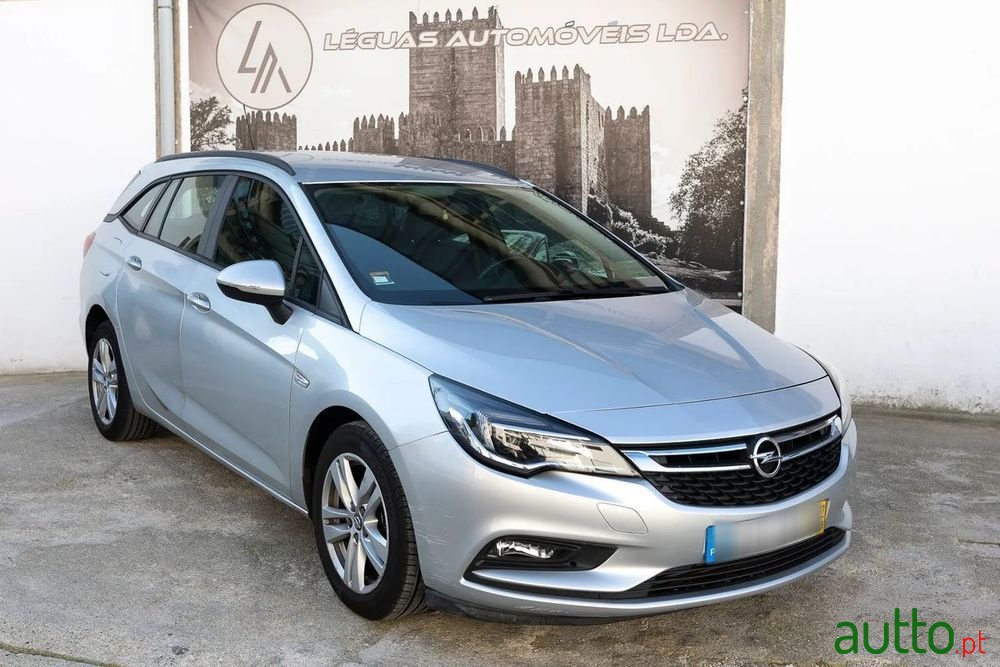 2017' Opel Astra Sports Tourer photo #2