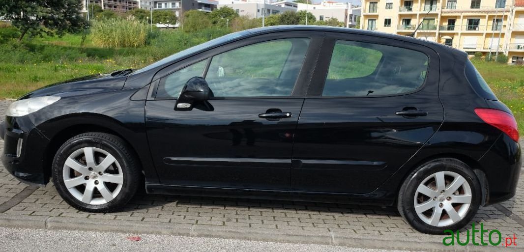 2010' Peugeot 308 photo #1