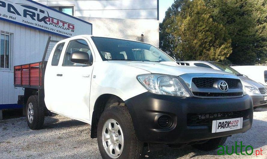 2011' Toyota Hilux 2.5 D4D 4X4 Xcab Iva Dedutivel photo #1