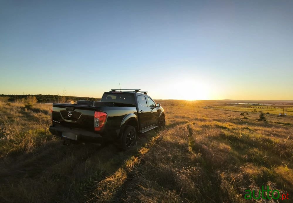 2021' Nissan Navara photo #4