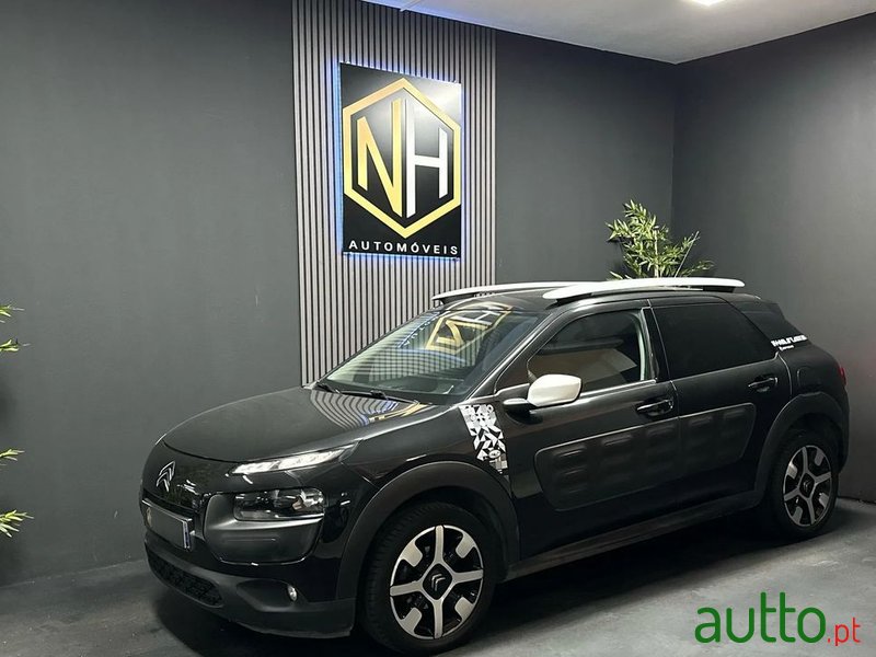 2017' Citroen C4 Cactus photo #2
