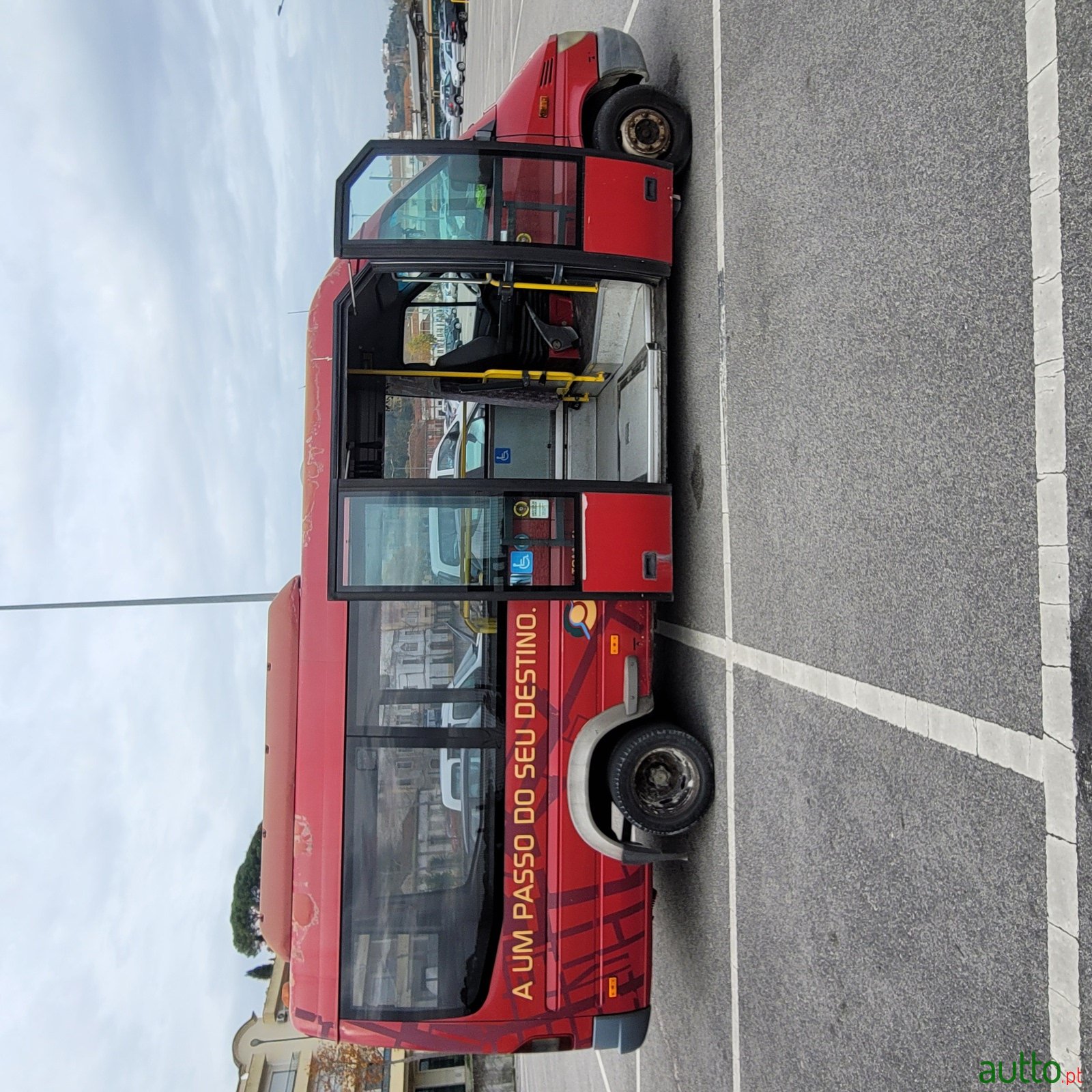 2005' Mercedes-Benz Model 416 NF DCI photo #1