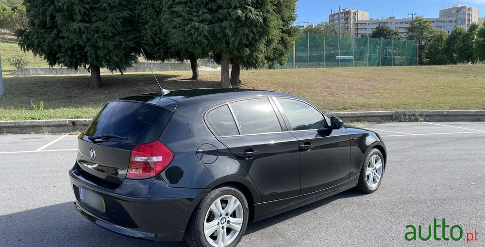 2011' BMW 118 Da Line Sport photo #1