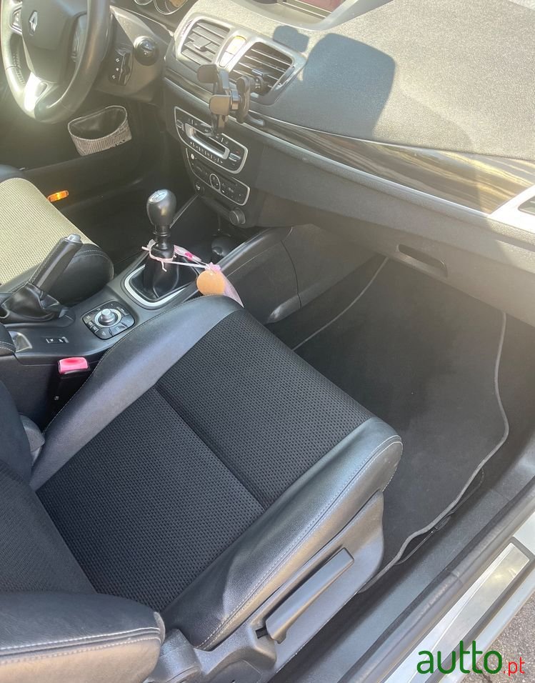 2010' Renault Mégane Sport Tourer photo #5