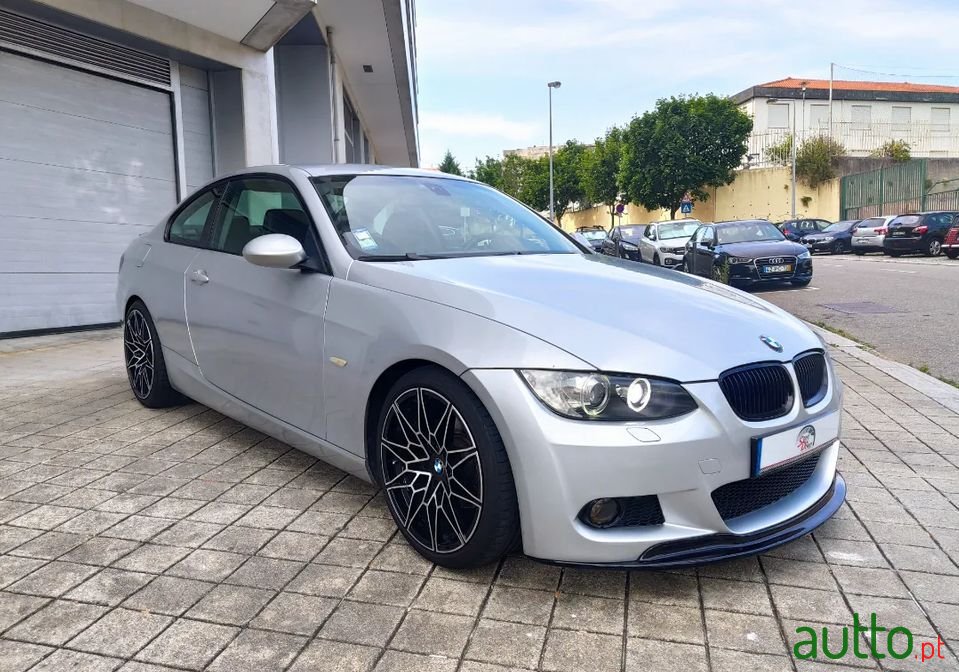 2007' BMW 320 photo #2