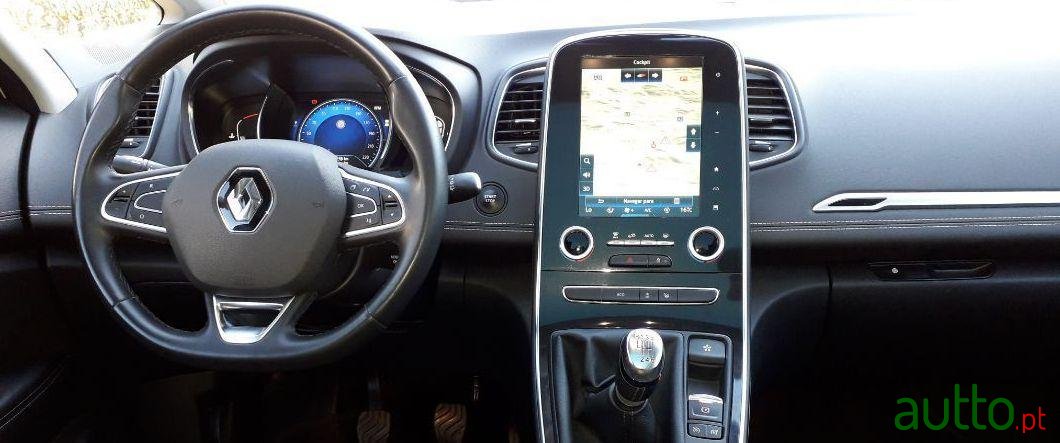 2017' Renault Grand Scenic photo #1