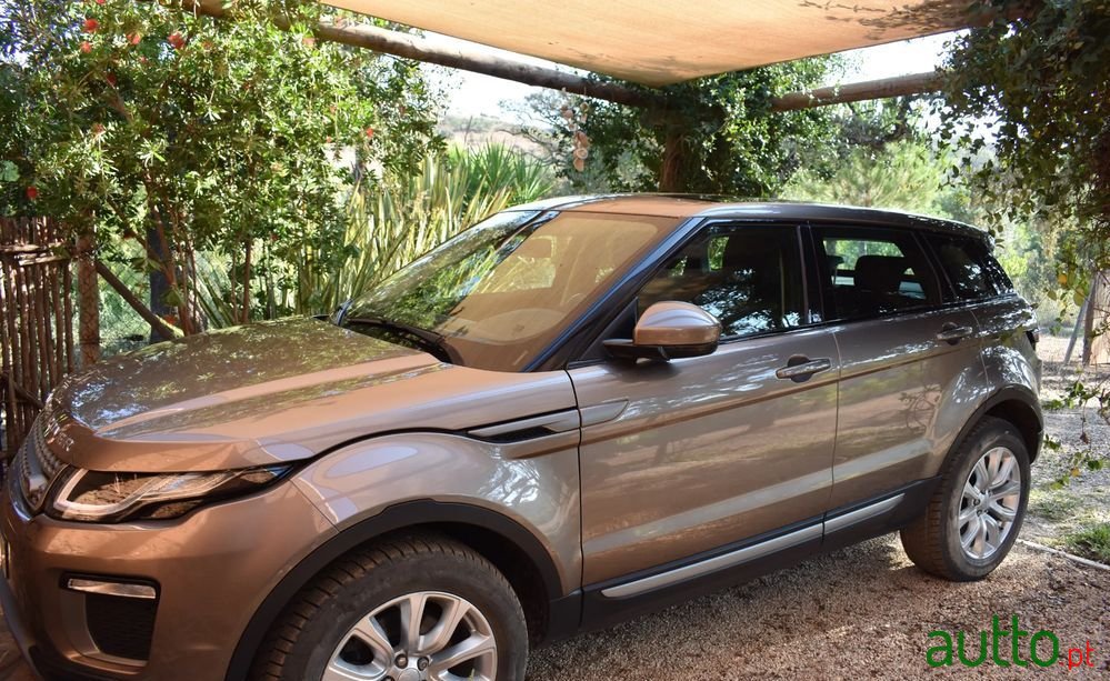 2017' Land Rover Range Rover Evoque photo #2