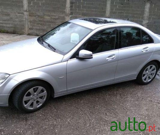 2009' Mercedes-Benz C-250 Blueefficiency photo #3