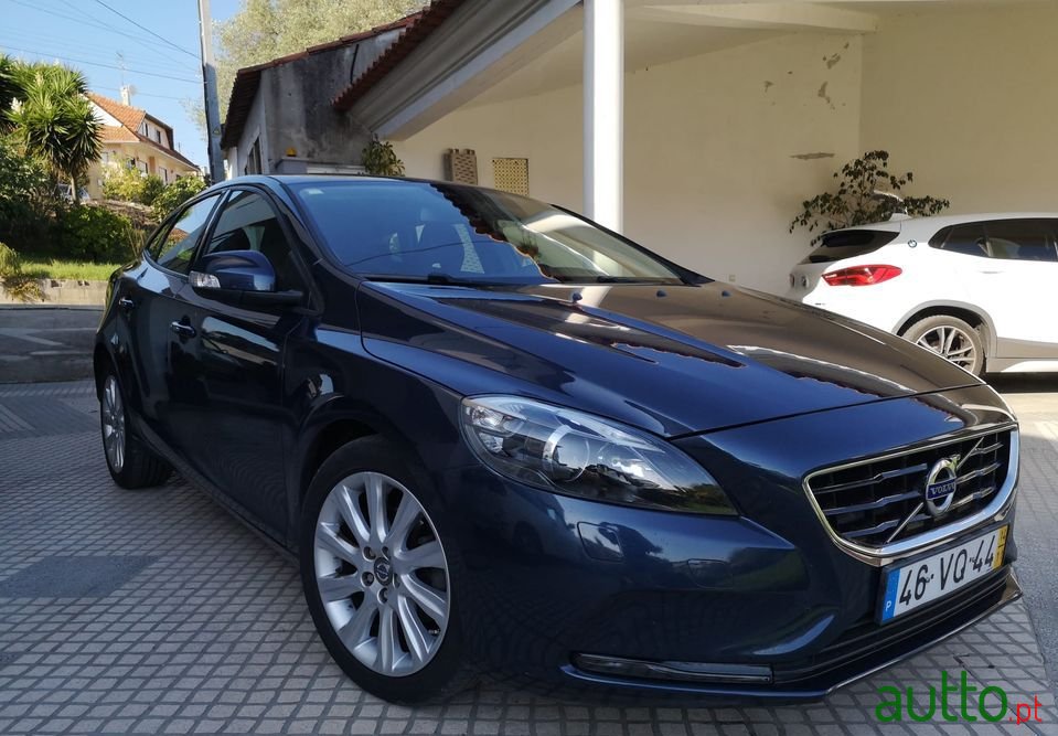 2014' Volvo V40 photo #1