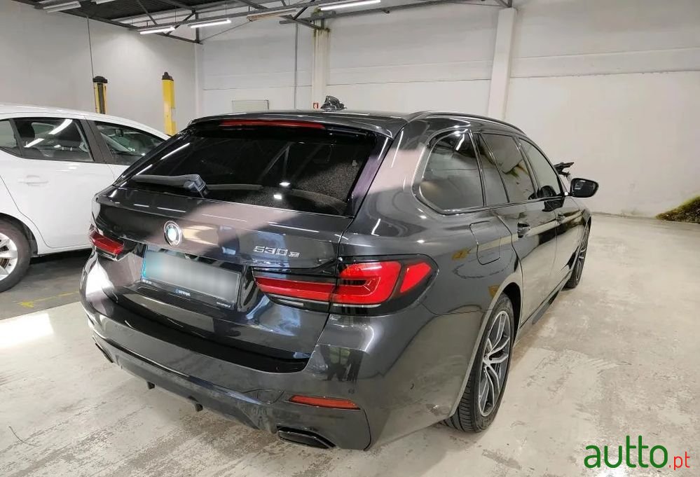 2021' BMW Série 5 E Pack photo #2