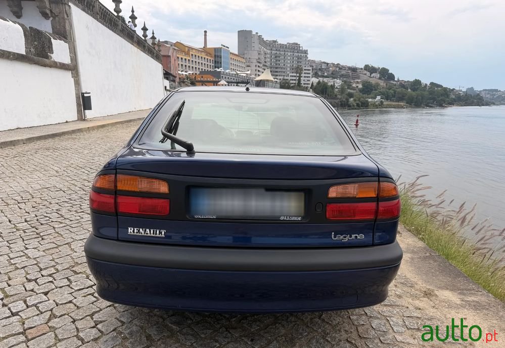 2001' Renault Laguna 1.6 Rxt photo #6