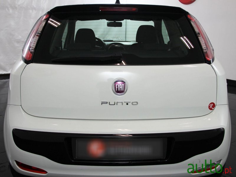 2011' Fiat Punto Evo photo #5