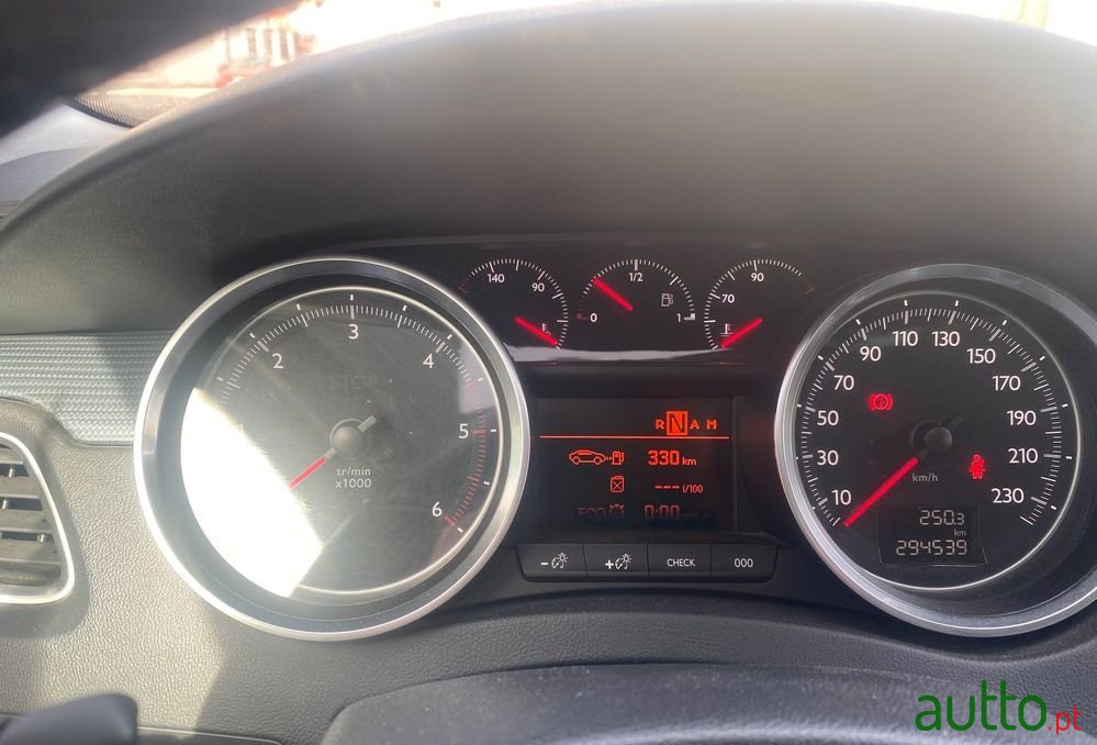 2011' Peugeot 508 Sw photo #5