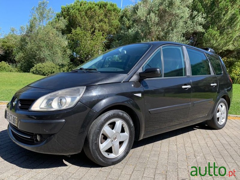 2007' Renault Grand Scenic photo #1