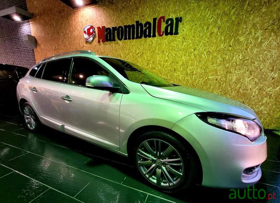 2012' Renault Megane Sport Tourer photo #6