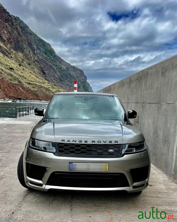 2019' Land Rover Range Rover Sport photo #2