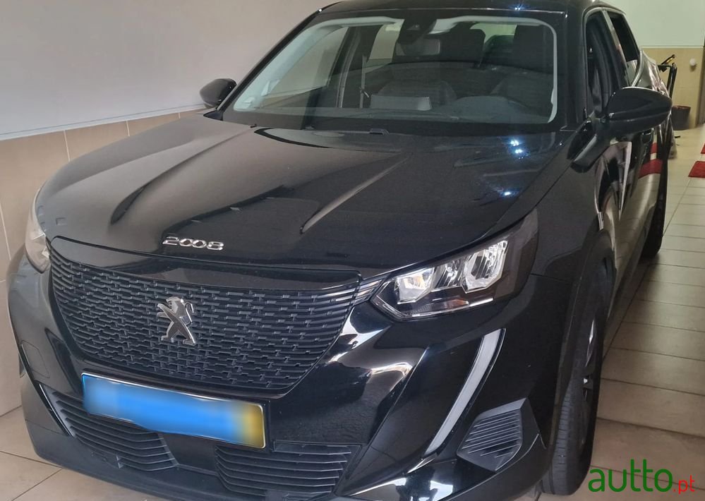 2020' Peugeot 2008 photo #1