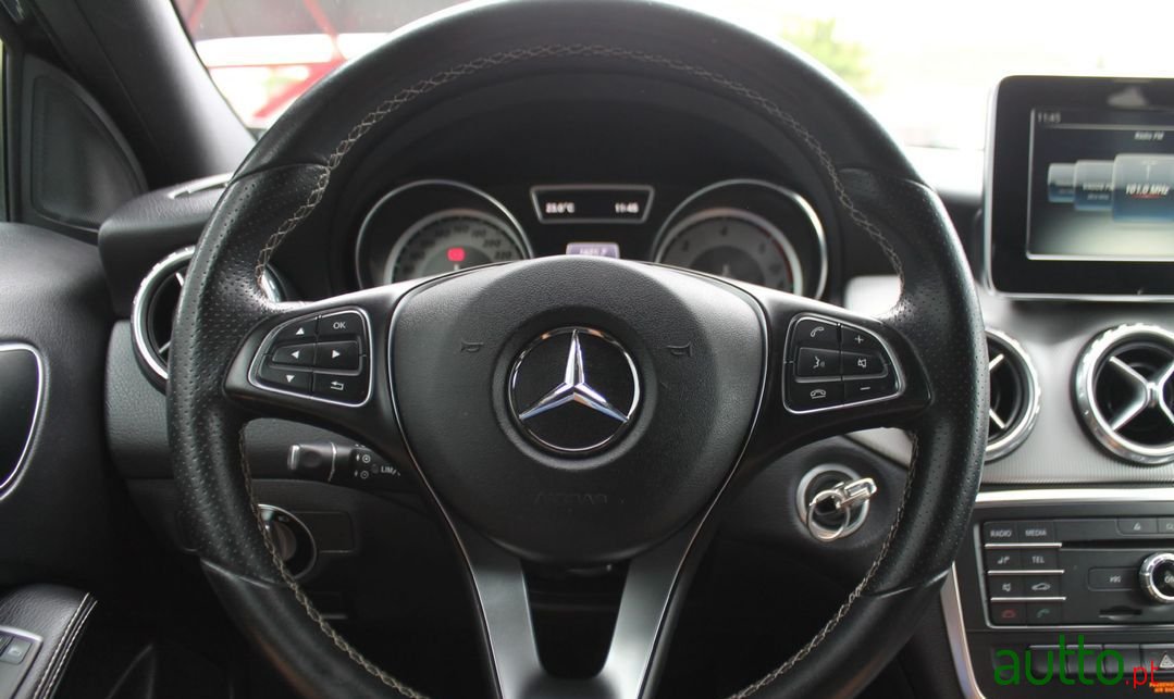 2016' Mercedes-Benz Gla-180 photo #5