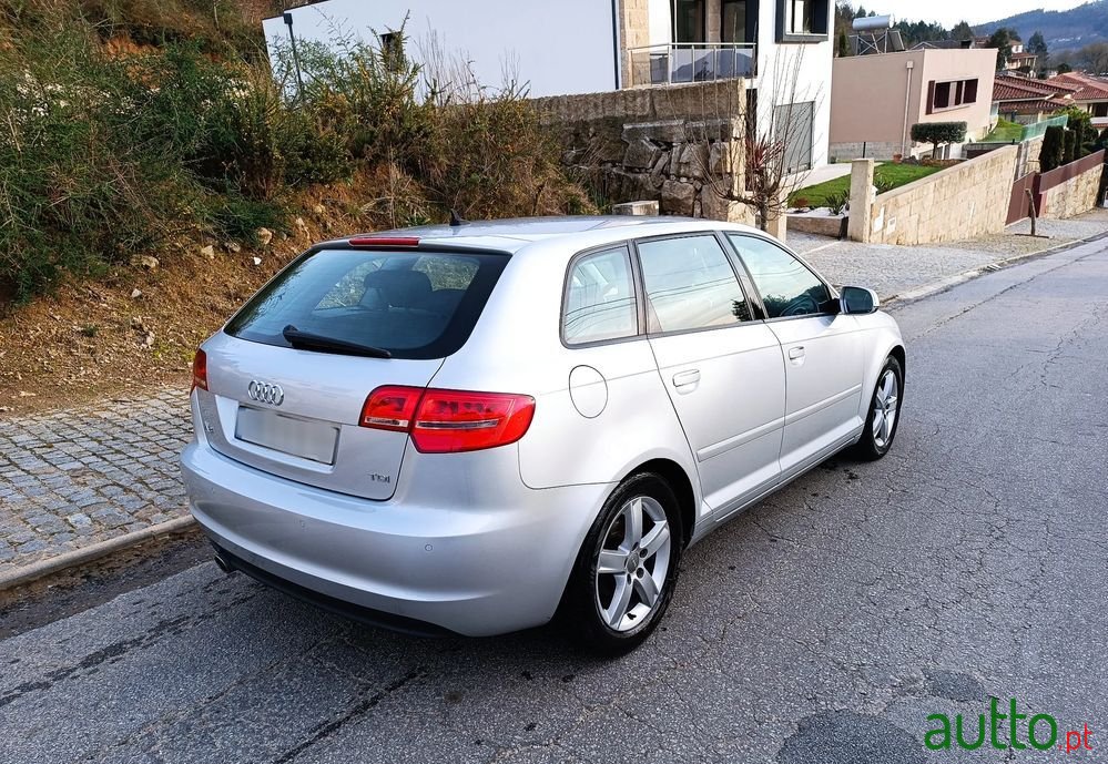 2011' Audi A3 Sportback photo #2