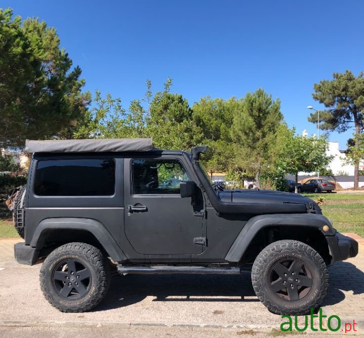 2011' Jeep Wrangler photo #2