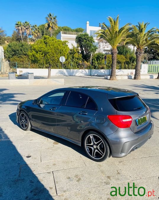 2015' Mercedes-Benz A-200 photo #1