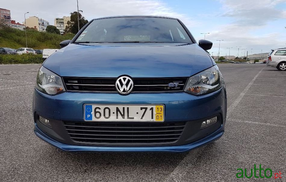 2013' Volkswagen Polo photo #1