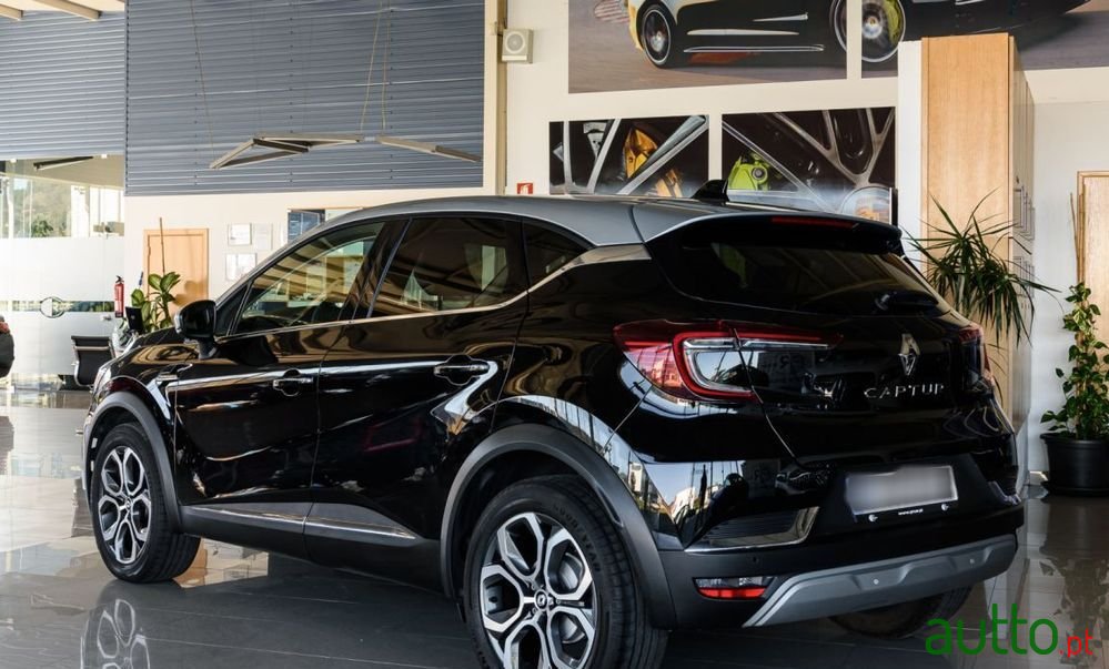 2022' Renault Captur photo #5